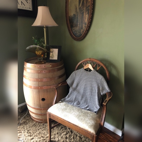 Art Deco print mock neck top with back and side zippers. - Picture 1 of 5